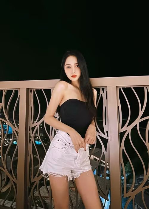 Bị nghi có tình mới, nữ ca sĩ vừa lên tiếng phủ nhận. Ảnh: FBNV