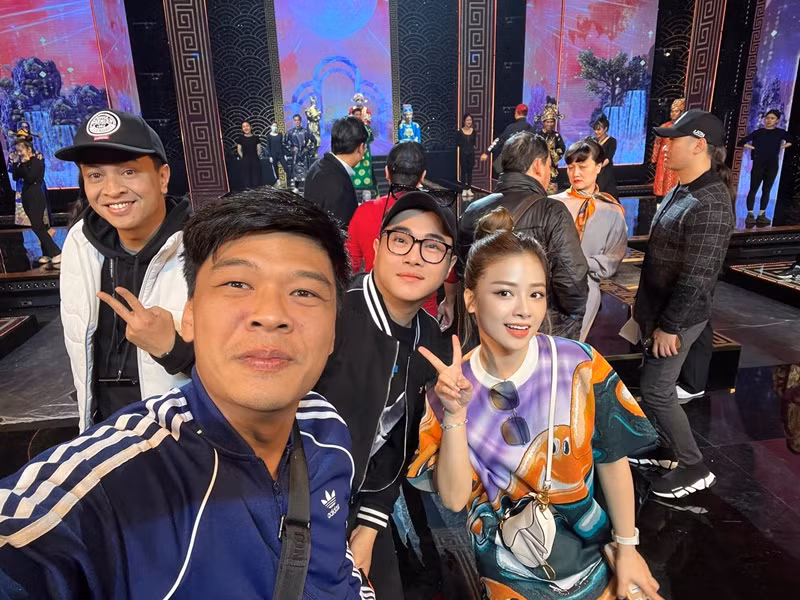Loat anh truoc gio ghi hinh Tao Quan 2023