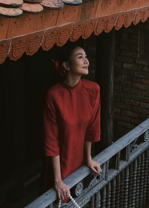 Thanh Hằng khoe vẻ đẹp mặn mà ở tuổi 40.