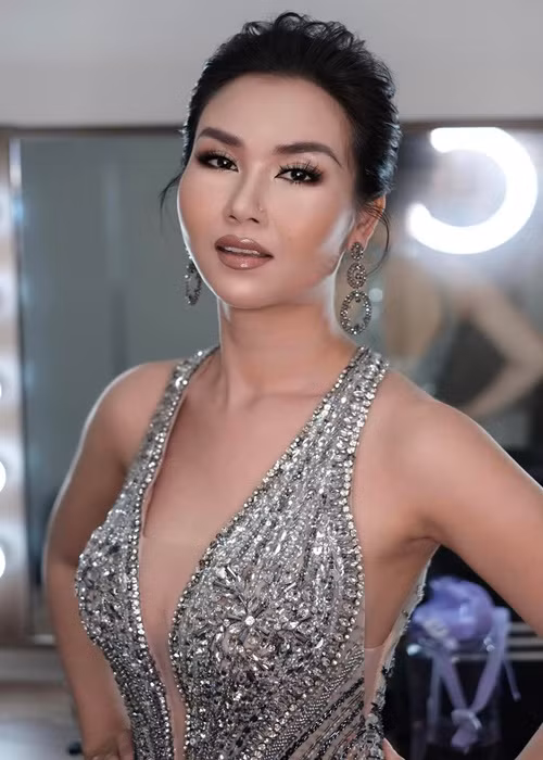 Nhiều năm nay, Võ Hạ Trâm ăn thuần chay. Khi mang bầu và sau sinh, cô vẫn theo đuổi việc chế độ ăn này.