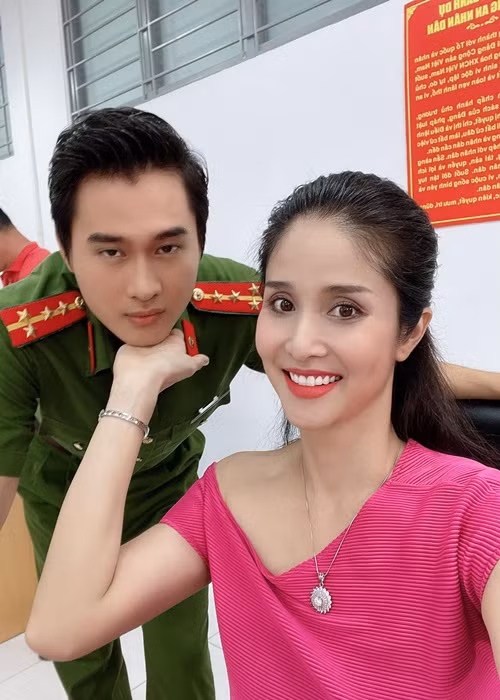 Thảo Trang và Quang Pháp không chỉ dành cho nhau lời ngọt ngào mà còn đăng tải nhiều khoảnh khắc tình tứ bên nhau.