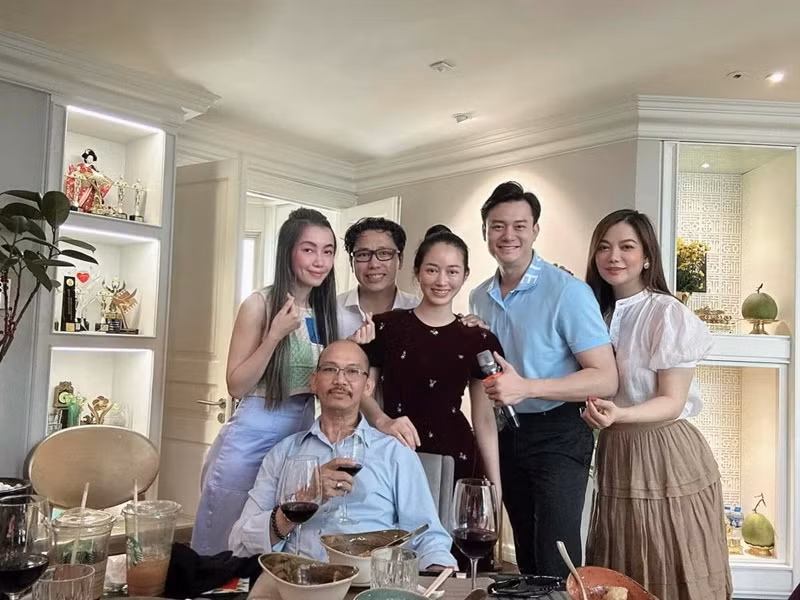 Anh Dũng cũng được lòng gia đình của Trương Ngọc Ánh. Dịp Tết Nguyên đán 2023, Anh Dũng ở lại TP HCM để ăn Tết cùng Trương Ngọc Ánh và người thân của cô.