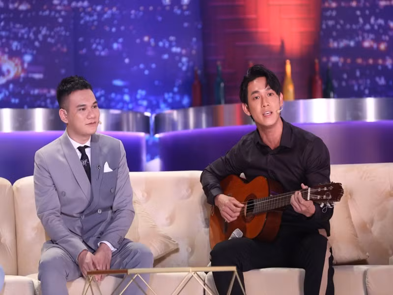Song Luân khóc nhiều trước mặt Khắc Việt. Theo Khắc Việt, quãng thời gian đó, Song Luân mới lớn và vẫn trẻ con. Ảnh: Người đưa tin