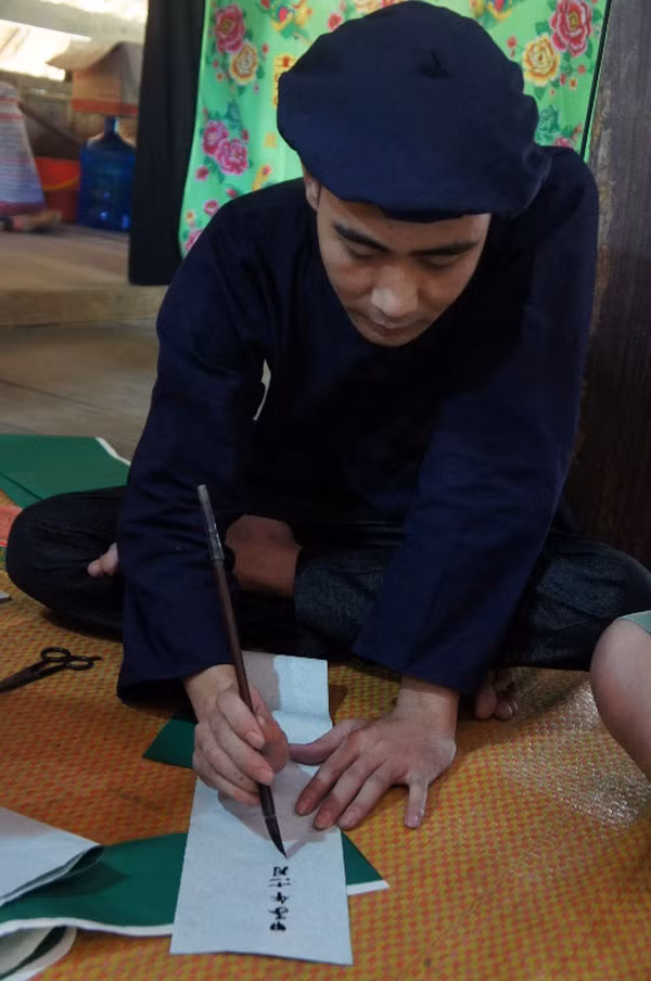 Nghi thức viết sớ.