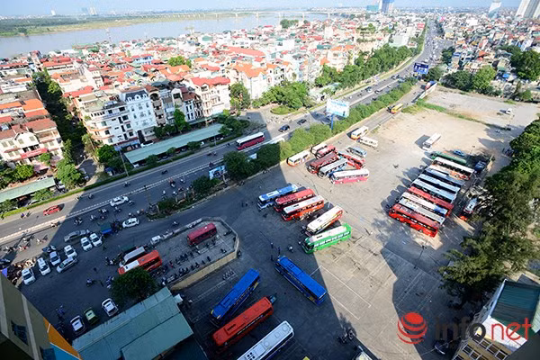 Bắt đầu hoạt động từ năm 2004, sau 12 năm, bến xe Lương Yên đã hoàn thành tốt nhiệm vụ đón khách từ phía Đông Bắc về với Hà Nội.