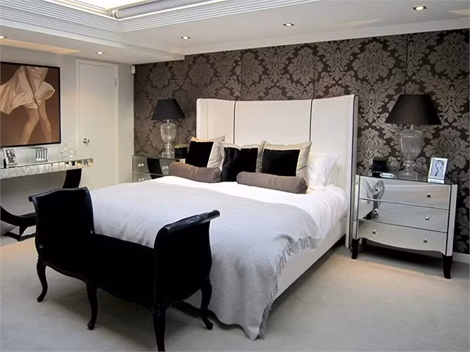 Theo EJ Harris, mỗi năm 50% số tiền thuê nhà đến từ các sinh viên nước ngoài học tập và làm việc tại Anh.