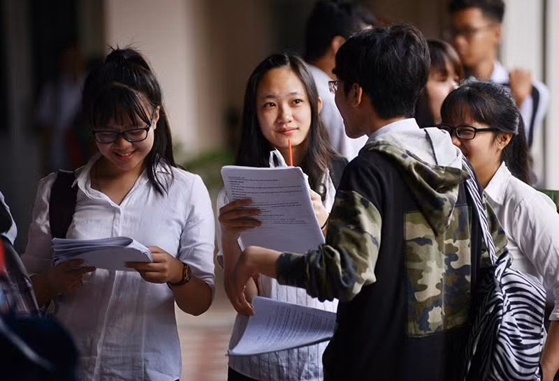 Vao mua tuyen sinh, truong nghe nhu ngoi tren lua