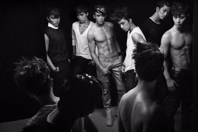Hình chụp quảng bá album gợi cảm của các chàng trai 2PM.