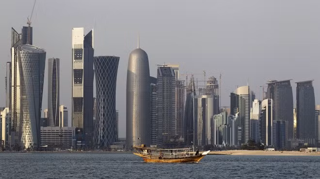 1. Qatar GDP đầu người: 146.011 USD. Quatar đứng đầu danh sách 15 quốc gia giàu nhất thế giới tính theo GDP đầu người năm 2015, do tạp chí Global Finance Magazine đưa ra. 