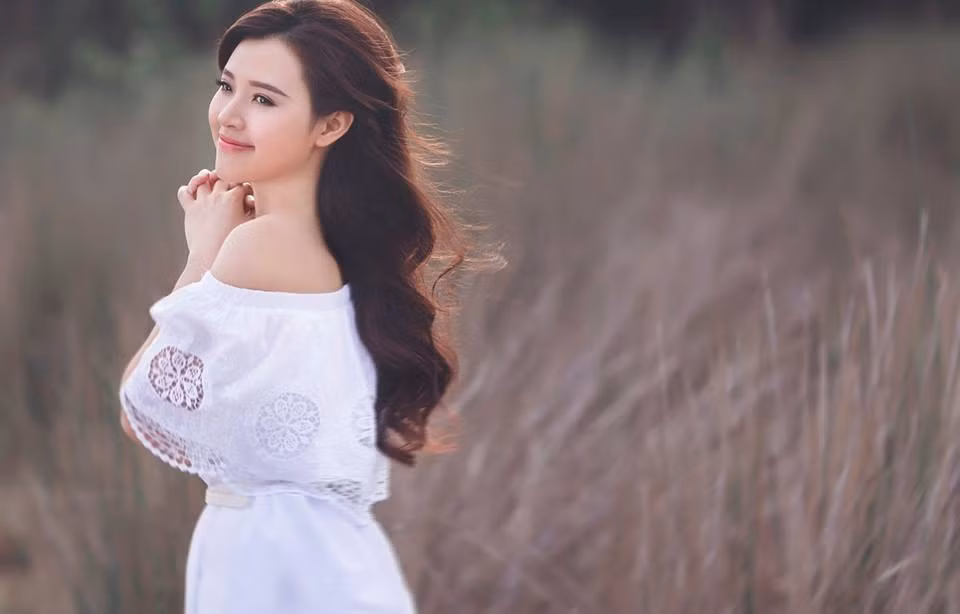 Hotgirl Midu nhí nhảnh "Vẫn là cô gái nhỏ, tự do và an nhiên".