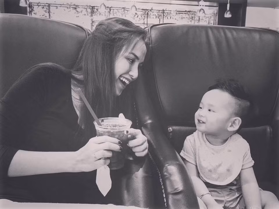 Diễm Hương "Trò chuyện là thứ đắt giá nhất mà Ba Mẹ nên cho con".