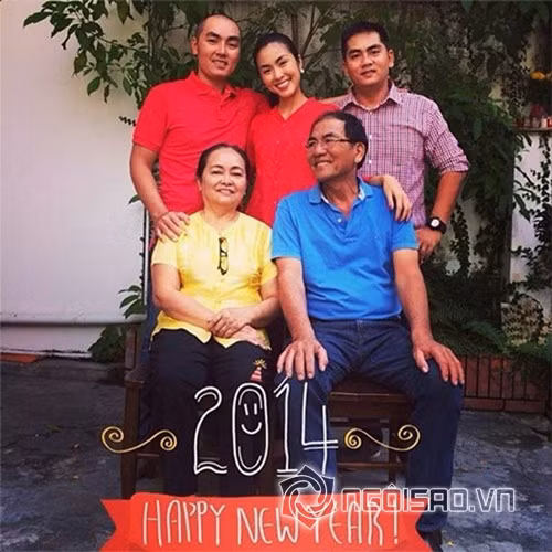 Tăng Thanh Hà đón Tết cùng gia đình năm 2014.