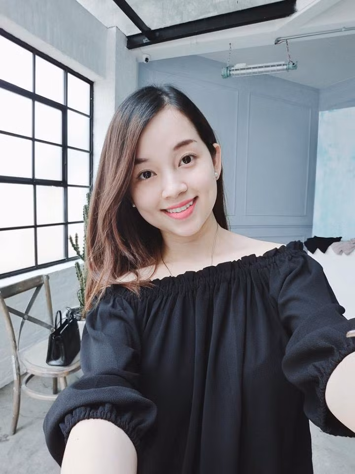 Cô sinh bé Khoai Tây vào tháng 3/2016 trong niềm hạnh phúc vô bờ bến. Lúc này, Mạc Hồng Quân đã công khai tình cảm với người mẫu Kỳ Hân và làm đám cưới vào tháng 6 vừa qua.