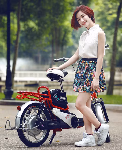 Hồi mới yêu Công Phượng, phong cách ăn mặc của Hòa Minzy rất đơn giản.