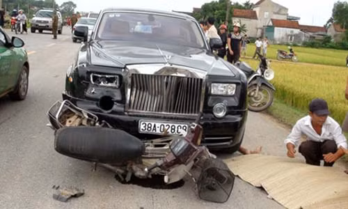 Dai gia Ha Nam mat mang dang dat mua sieu xe RollsRoyce Phantom