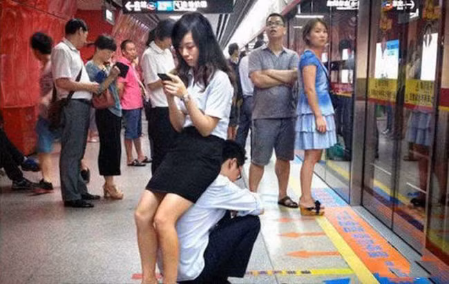 Thanh niên "ga lăng" nhất mọi thời đại.