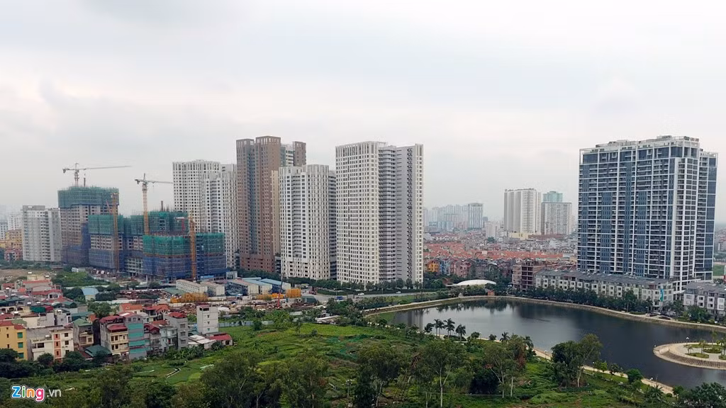 Làng Việt kiều châu Âu nằm gần vùng có kiến trúc cảnh quan đẹp như sông Nhuệ, khu đô thị mới Mỹ Đình, Trung Hòa Nhân Chính, Văn Quán…