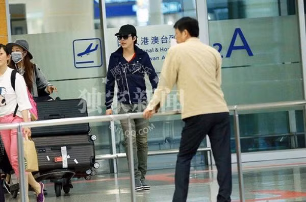"Ông hoàng piano" Lý Vân Địch cũng có mặt tại Thượng Hải từ hôm qua để dự đám cưới Huỳnh Hiểu Minh.