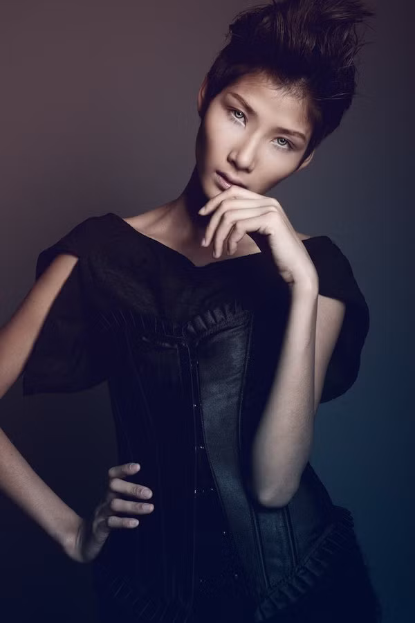 Hoàng Thùy là cái tên thành công nhất của làng mẫu Việt trên thị trường quốc tế.
