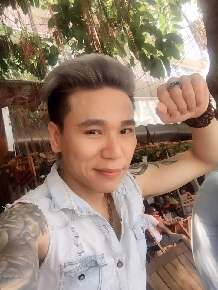 Clip thanh nien danh Chau Viet Cuong den xin loi la lam mau