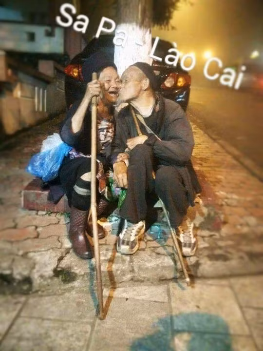 Cuoc song ngheo nhung vui cua doi tinh nhan gia o Sa Pa