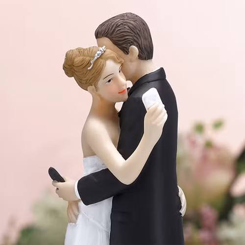 Đừng sống ảo nữa... hôn nhân phũ phàng lắm em à!
