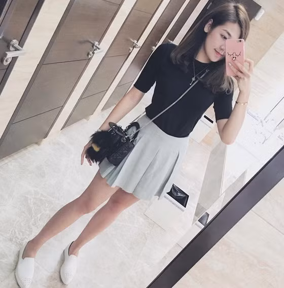 Ở đời thường hay các sự kiện, Tú Anh đều khiến giới trẻ "chết mê" vì phong cách trẻ trung, sành điệu.
