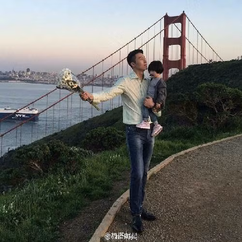 Nhưng không vì thế mà họ xa cách nhau.
