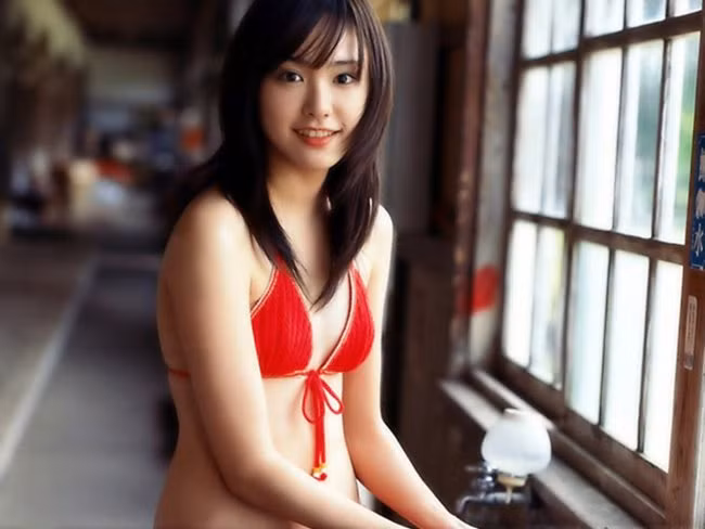 Dù có vòng 1 vừa phải nhưng Yui Aragaki vẫn được xếp ở vị trí thứ 4 trong bảng xếp hạng.