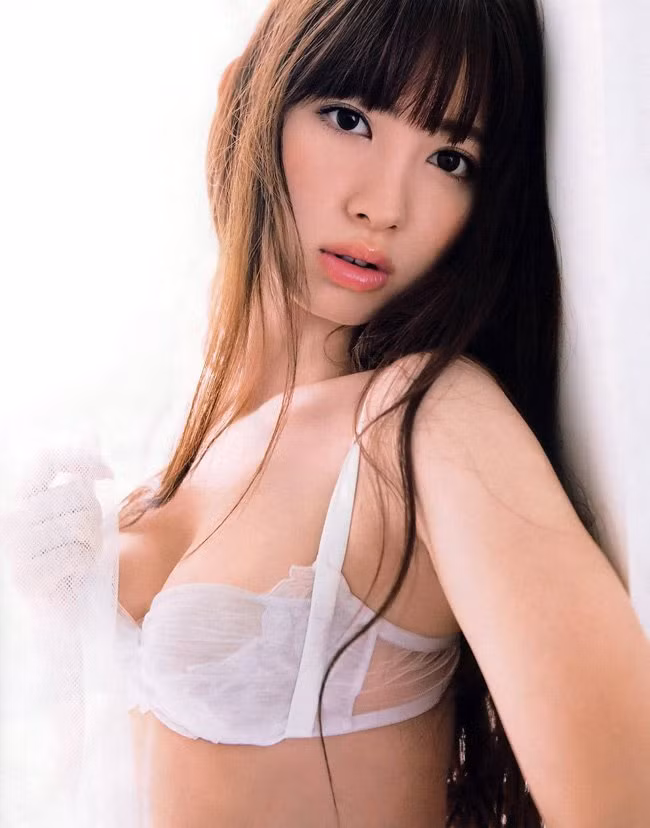 Kojima Haruna, sinh năm 1988, là thành viên đình đám nhất của ban nhạc AKB48.