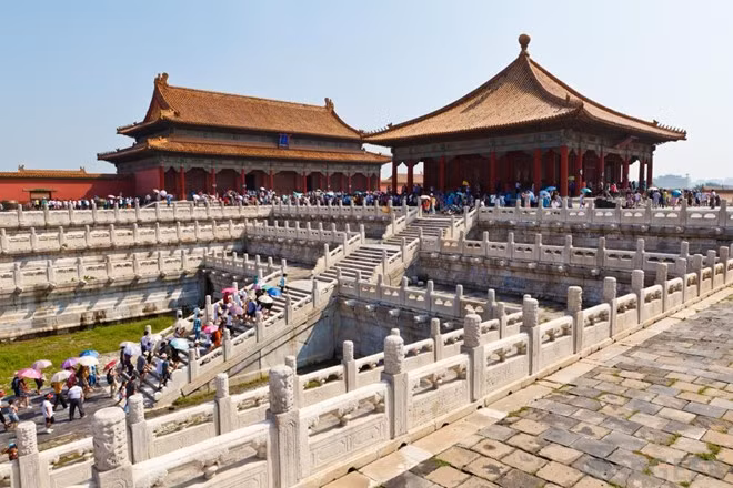 2. Công trình được UNESCO công nhận là di sản thế giới vào năm 1987 và là quần thể cổ bằng gỗ lớn nhất thế giới.