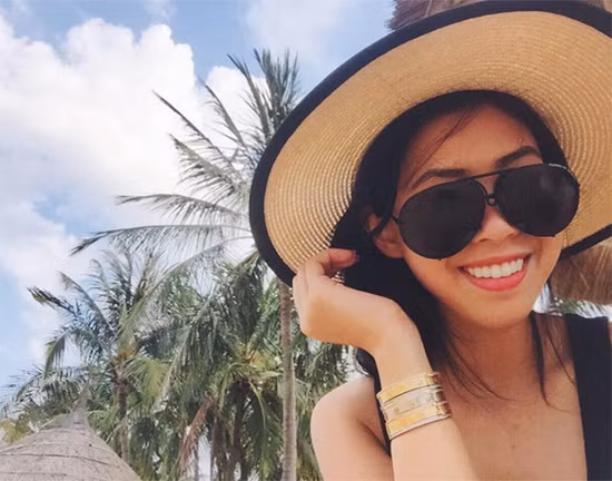 Thảo Tiên sở hữu bộ vòng ba chiếc Love của hãng Cartier. Giá của chiếc vòng này khá đắt đỏ. Tùy theo từng phiên bản vàng trắng, kim cương... giá giao động khoảng từ 140 cho tới khoảng hơn 300 triệu đồng một chiếc.