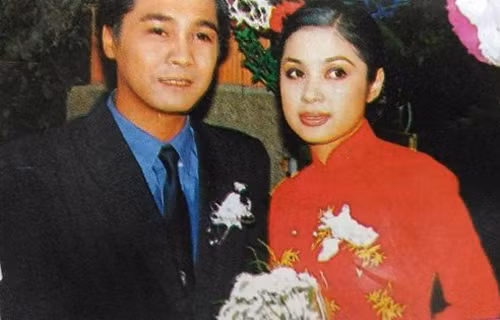 Việt Trinh được coi là một trong những "người tình màn ảnh" đẹp nhất nhì của Lý Hùng.