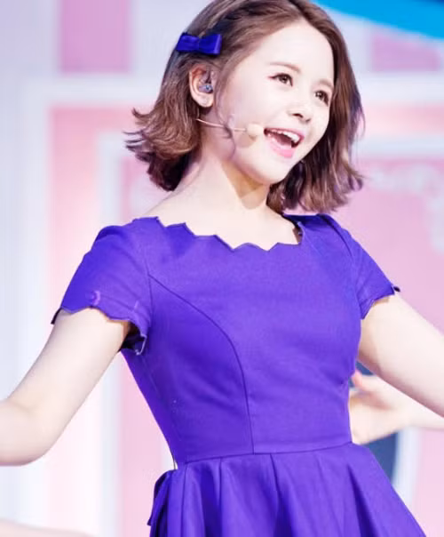  Sorn CLC Nữ ca sĩ người Thái nhóm CLC có bố là sĩ quan phụ tá cho tổng thống. Theo chia sẻ của Sorn, bố cô ngày trước là diễn viên, sau đó sang làm trong chính phủ Thái Lan. Nhiều người tưởng nhầm mẹ cô là ngôi sao nhưng Sorn nói bà chỉ là nội trợ trong nhà. Trước đây bố cô từng là quản lý cho đội bóng quốc gia Thái Lan.