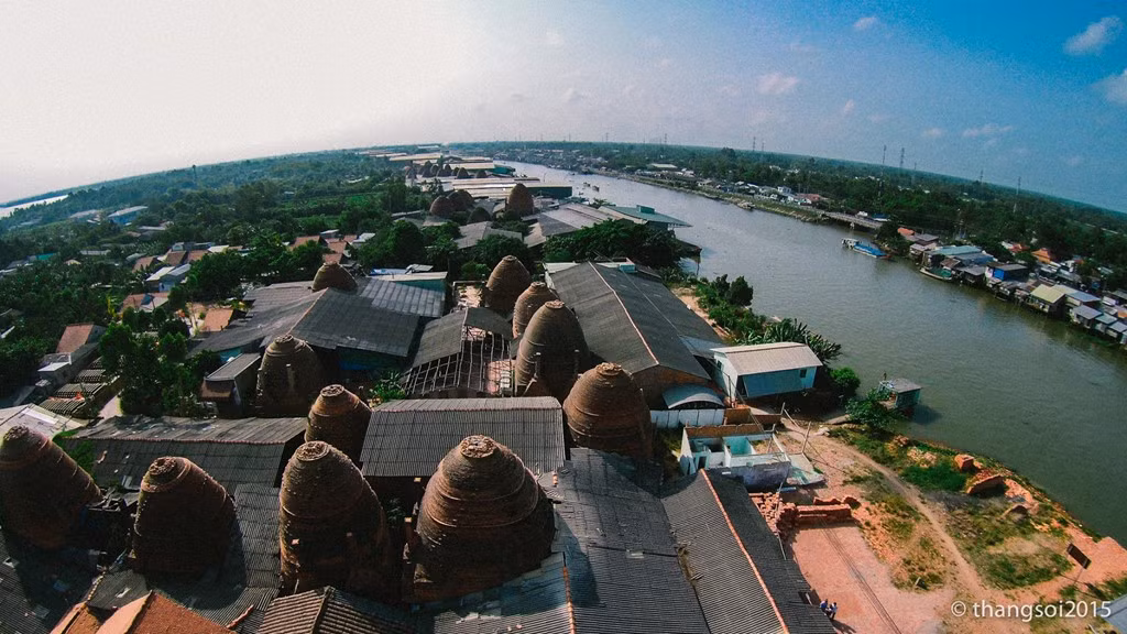 Một góc bên sông thuộc thành phố Sa Đéc (Đồng Tháp).
