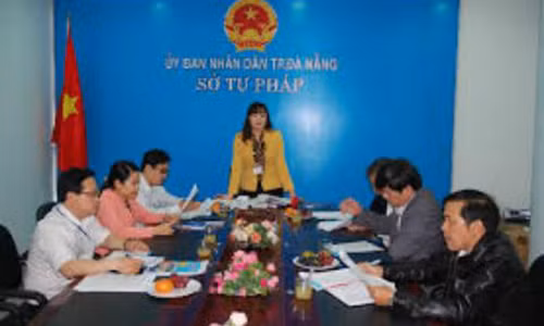 PGĐ Sở Tư pháp ĐN nghỉ hưu non để làm tư kẻo... muộn PGD So Tu phap DN nghi huu non de lam tu keo... muon