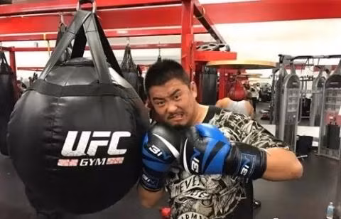 50 ty dong de danh bai vo si MMA Tu Hieu Dong-Hinh-3
