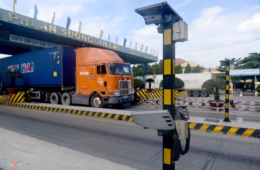 Theo thiết kế, mỗi trạm kiểm tra tải trọng xe tự động sẽ có 2 hệ thống thiết bị gồm hệ thống cân tự động sơ cấp và trạm cân thứ cấp. Theo IDICO, đơn vị này đã hoàn thành lắp đặt 6 làn cân xe tự động cho hai chiều từ tháng 10/2016. Tuy nhiên, trạm cân xe tự động này hiện vẫn chưa có cơ quan nào tiếp nhận.