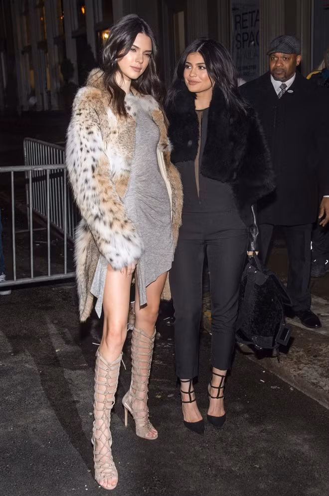 Với Kendall, đây chính là thứ "vũ khí" lợi hại để cô khoe cặp chân dài sexy.