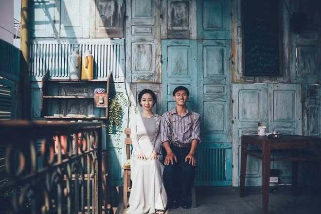 “Chúng tôi muốn giúp các bạn trẻ thấy được vẻ đẹp bình yên, thơ mộng của Hà Nội xưa cũ. Họ có thể phần nào hình dung ra cuộc sống sinh hoạt, đám cưới thời trước thông qua những bức ảnh này”, Huy Hoàng chia sẻ.