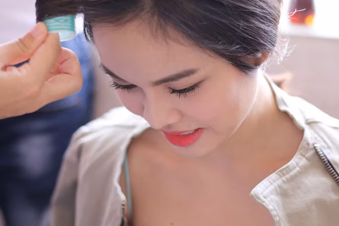 Thậm chí, Giang Hồng Ngọc hóm hỉnh cho biết: “Hiếu gửi nhanh ca khúc và nói Ngọc hát thử, sau đó còn dặn cứ hát khi nào đưa tiền bài hát cũng được”.