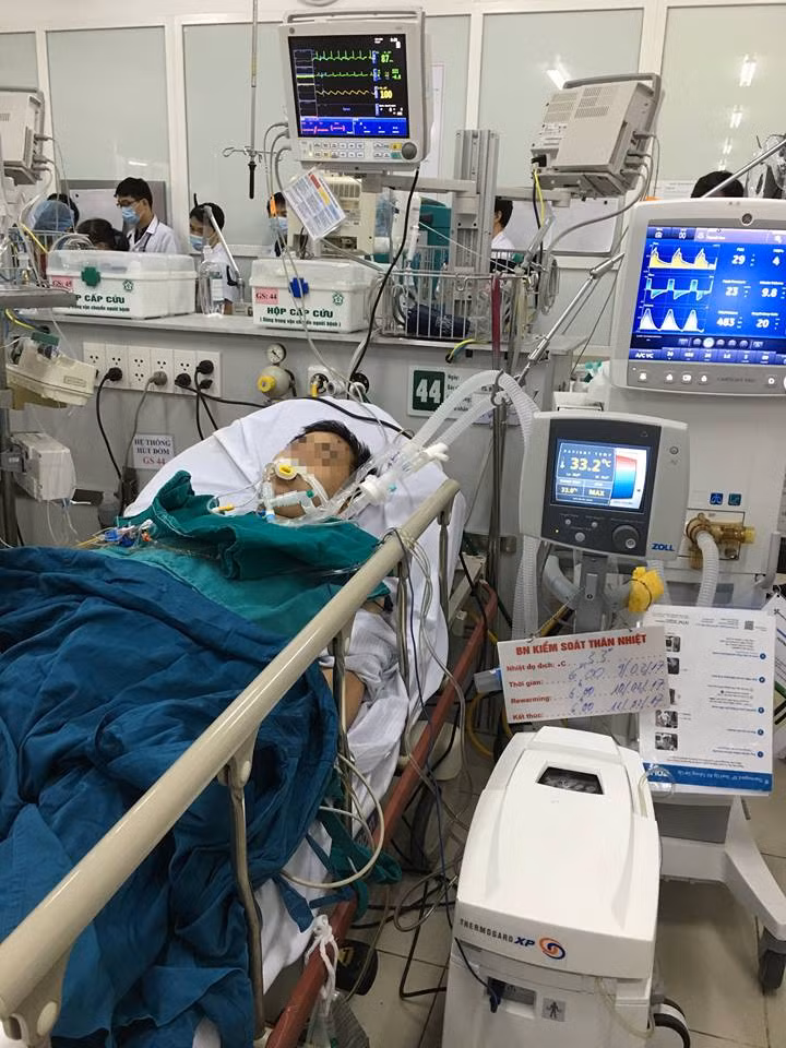 Bác sĩ bệnh viện Bạch Mai “bắt ma” cứu sống người bệnh Bac si benh vien Bach Mai “bat ma” cuu song nguoi benh
