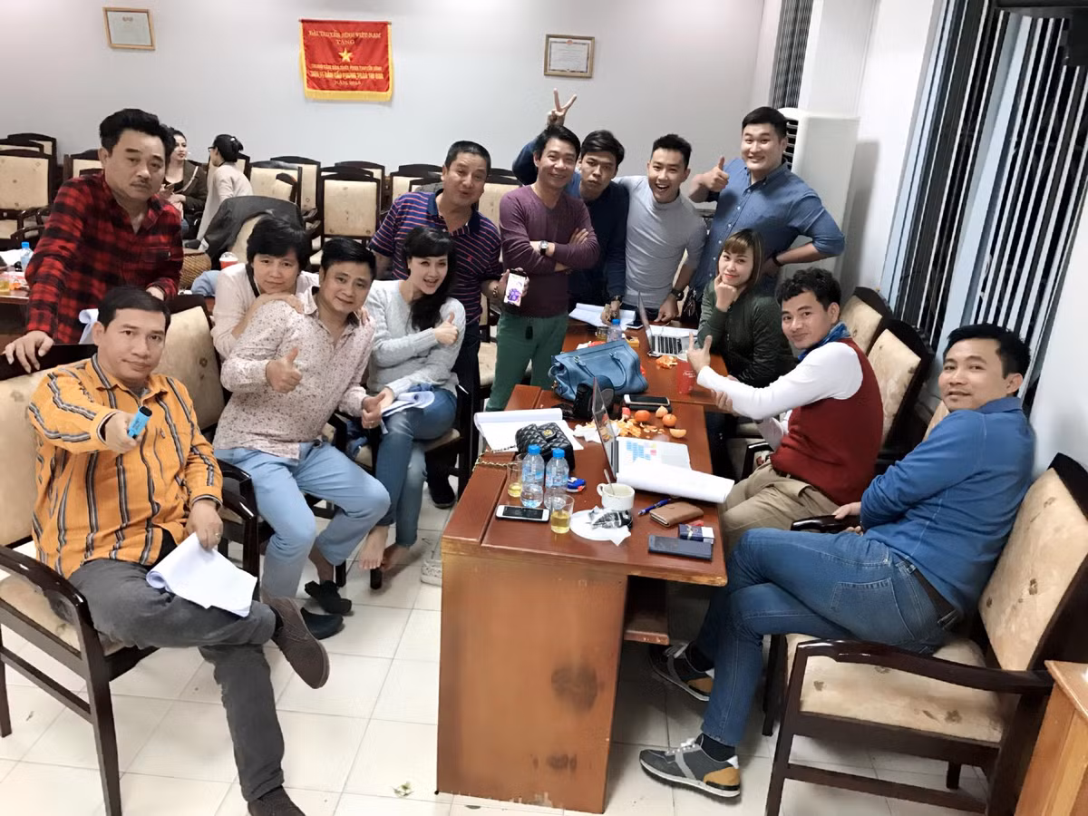 Nghe si Chi Trung “che” tho ty phu Hoang Kieu cuc “chat“-Hinh-3