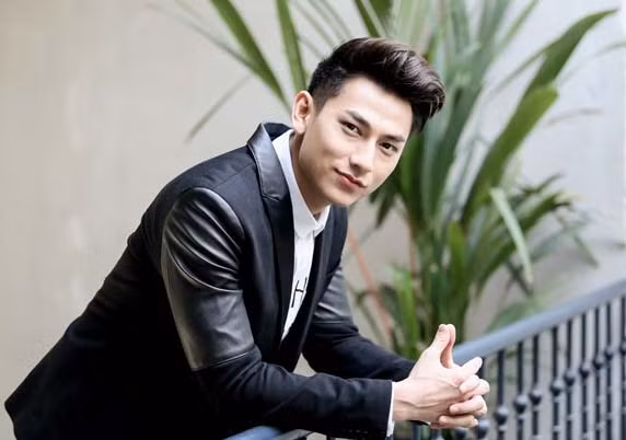 Ca sĩ Isaac tiết lộ không cần bạn gái xinh đẹp, chỉ cần nấu ăn ngon và dịu dàng.