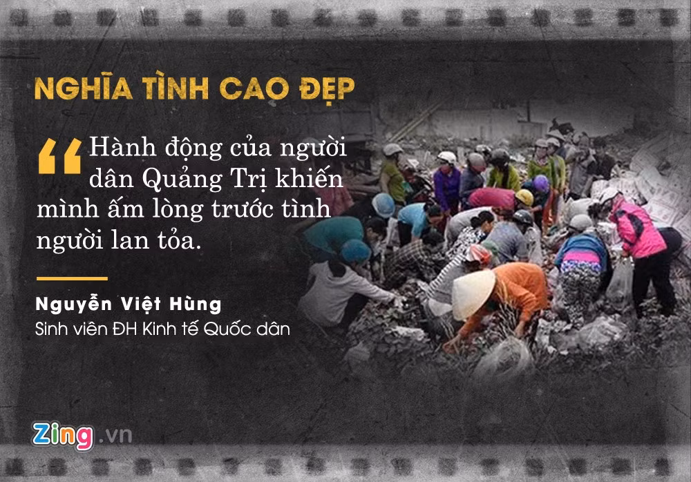 Ngày 22/8, một chiếc xe tải chở hoa quả rơi xuống cầu Đông Hà, Quảng Trị. Thay vì hôi của, người dân địa phương đã nhặt giúp, thậm chí mua phần trái cây bị dập hỏng cho tài xế. Ảnh: Cáp Anh Tài.