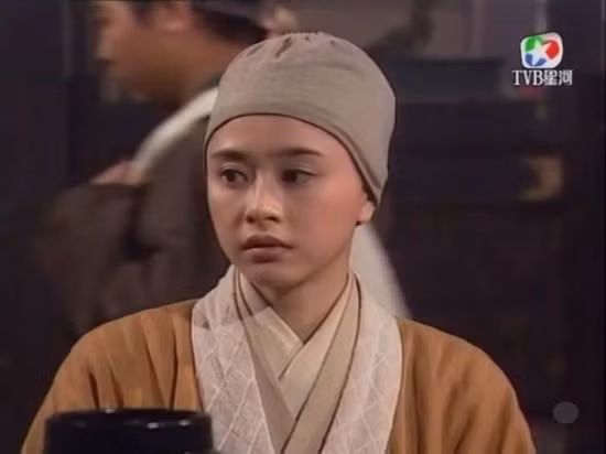 Hà Mỹ Điền trong Tiếu ngạo giang hồ 1996 Với danh xưng "Mỹ nhân cổ trang đẹp nhất", Hà Mỹ Điền vẫn ghi dấu trong lòng khán giả là nàng Nghi Lâm xinh đẹp của Tiếu ngạo giang hồ. Thành công của vai diễn giúp cô tiếp tục được nhận vai trong dự án khác làm từ tiểu thuyết của Kim Dung. Ngoài ra, người đẹp từng đóng các phim Thiếu niên anh hùng Phương Thế Ngọc, Liên thành quyết, Phi hồ ngoại truyện...