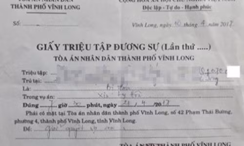 Cai trang ngan chong cuoi vo moi: Co dau tron vao WC