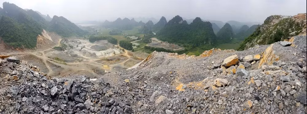 Mỏ đá khai thác nguy hiểm, họ chỉ cốt sao đẽo được nhiều đá, kiếm nhiều tiền.