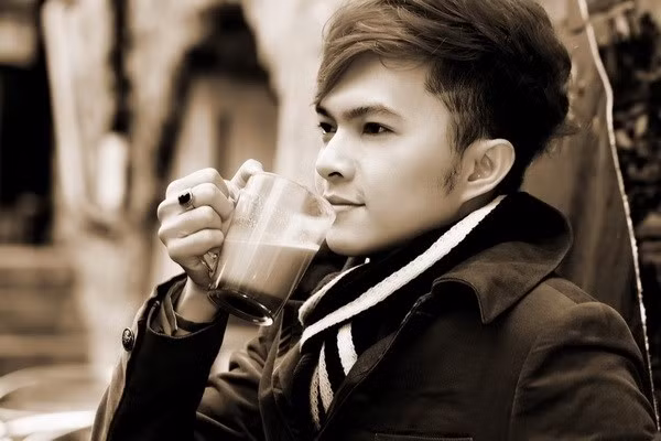 Nam Cường là một người theo đạo Phật nên anh luôn có niềm tin đối với thế giới tâm linh: "Cường nghĩ thế giới tâm linh vô cùng kỳ bí và luôn có những điều không bao giờ có thể lý giải được. Cường tin luôn có thế giới tâm linh, hay người ta còn gọi là ma quỷ. Họ vẫn luôn tồn tại song song với chúng ta".