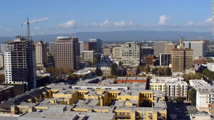 San Jose, CA, Mỹ: Giá nhà ở tại đây tăng do sự tăng trưởng mạnh mẽ trong suốt thập kỷ qua. Điểm thị trường nhà đất của thành phố này là 9,6.